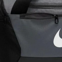 Bolsa Nike Brasilia Duffel 9.5 Training (41 L) 11 Bolsa Nike Brasilia Duffel 9.5 Training (41 L) -tienda de material de futbol bolsa nike brasilia duffel 9.5 training 41 l iron grey black white 3