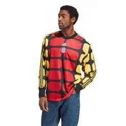 Camiseta Adidas FC Bayern De Múnich Fanswear Icon -tienda de material de futbol camiseta adidas fc bayern de munich fanswear 2022 2023 black yellow power red 2