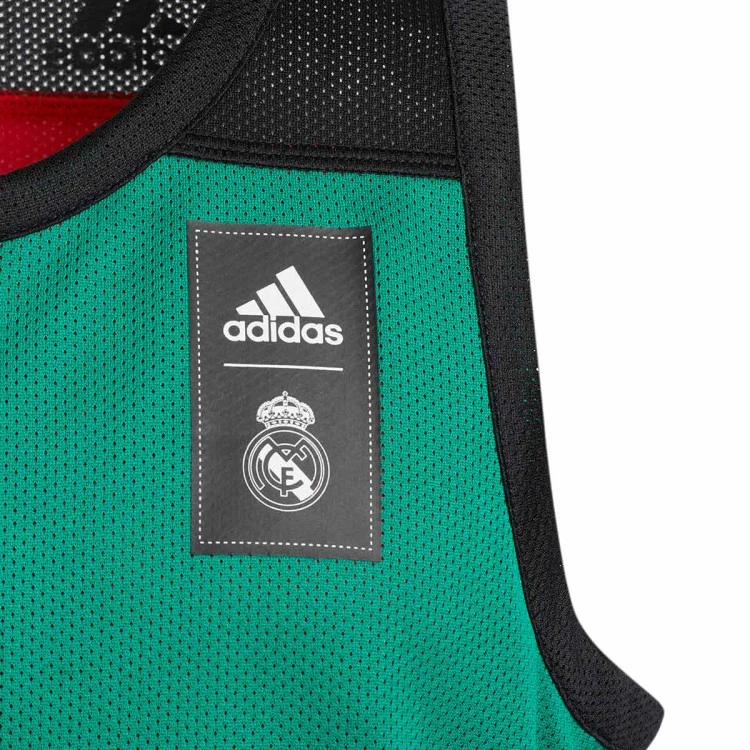 Camiseta Adidas Real Madrid CF Fanswear Avengers Niño 5 Camiseta Adidas Real Madrid CF Fanswear Avengers Niño - Imagen 3