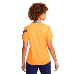 Camiseta Nike FC Barcelona Pre-Match 2021-2022 Mujer 7 Camiseta Nike FC Barcelona Pre-Match 2021-2022 Mujer -tienda de material de futbol camiseta nike fc barcelona pre match 2021 2022 mujer vivid orange vivid orange game royal 1