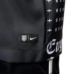 Camiseta Nike Inglaterra Fanswear Euro 2022 11 Camiseta Nike Inglaterra Fanswear Euro 2022 -tienda de material de futbol camiseta nike inglaterra fanswear euro 2022 black white 4
