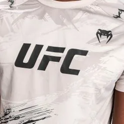 Camiseta Venum UFC Authentic Fight Week 2.0 Dry Tech 10 Camiseta Venum UFC Authentic Fight Week 2.0 Dry Tech -tienda de material de futbol camiseta venum ufc authentic fight week 2.0 dry tech sand 3