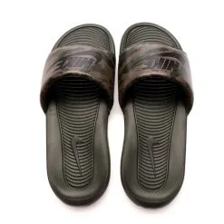 Chanclas Nike Victori One Slide Print -tienda de material de futbol chanclas nike victori one print negro 1