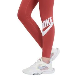 Malla Nike Sportswear Essentials Graphic Futura Mujer -tienda de material de futbol malla nike sportswear essentials graphic futura mujer canyon rust white 3