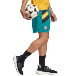 Pantalón Corto Adidas FC Bayern De Múnich Fanswear Icon -tienda de material de futbol pantalon corto adidas fc bayern de munich fanswear 2022 2023 eqt green 3
