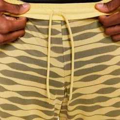 Pantalón Corto Nike Dri-Fit Strike Knit -tienda de material de futbol pantalon corto nike dri fit strike knit saturn gold black white 3