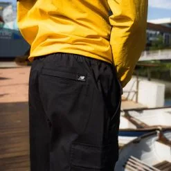 Pantalón Largo New Balance Athletics Woven Cargo -tienda de material de futbol pantalon largo new balance athletics woven cargo black 3