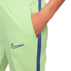 Pantalón Largo Nike Inglaterra Fanswear Euro 2022 Mujer -tienda de material de futbol pantalon largo nike inglaterra fanswear euro 2022 mujer light liquid lime 2