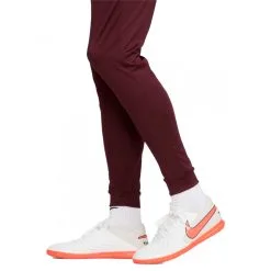 Pantalón Largo Nike Liverpool FC Training 2022-2023 10 Pantalón Largo Nike Liverpool FC Training 2022-2023 -tienda de material de futbol pantalon largo nike liverpool fc training 2022 2023 burgundy crush 2