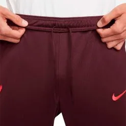 Pantalón Largo Nike Liverpool FC Training 2022-2023 12 Pantalón Largo Nike Liverpool FC Training 2022-2023 -tienda de material de futbol pantalon largo nike liverpool fc training 2022 2023 burgundy crush 4