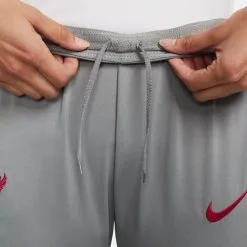 Pantalón Largo Nike Liverpool FC Training 2022-2023 Mujer -tienda de material de futbol pantalon largo nike liverpool fc training 2022 2023 mujer smoke grey tough red 2
