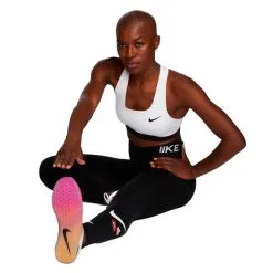 Sujetador Nike Swoosh Band Non-Padded Mujer -tienda de material de futbol sujetador nike swoosh band non padded mujer white black 2