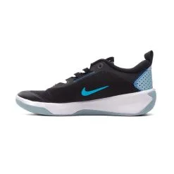 Zapatilla Nike Omni Multi-Court Niño -tienda de material de futbol zapatilla nike omni multi court nino black blue lightning ocean bliss 2